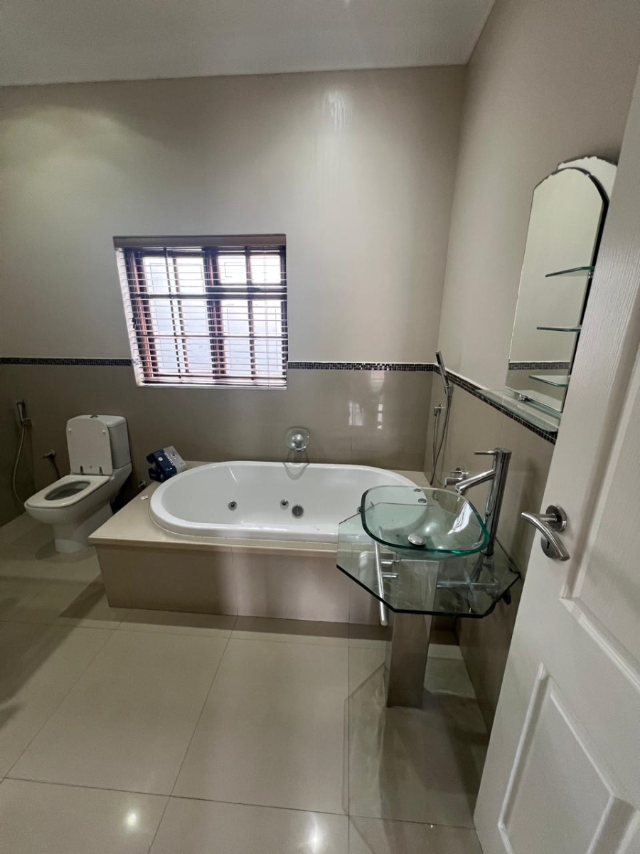 To Let 1 Bedroom Property for Rent in Lansdowne Western Cape